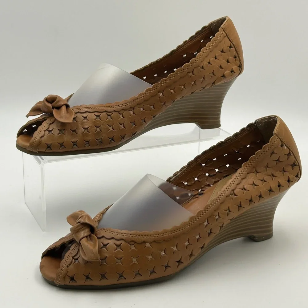 AEROSOLES what by